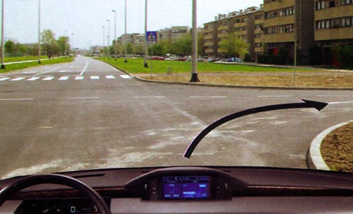 desno skretanje na raskrižju u prometu