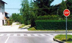 Uključivanje sa sporedne ceste Autoškola Capitol Hill Zagreb